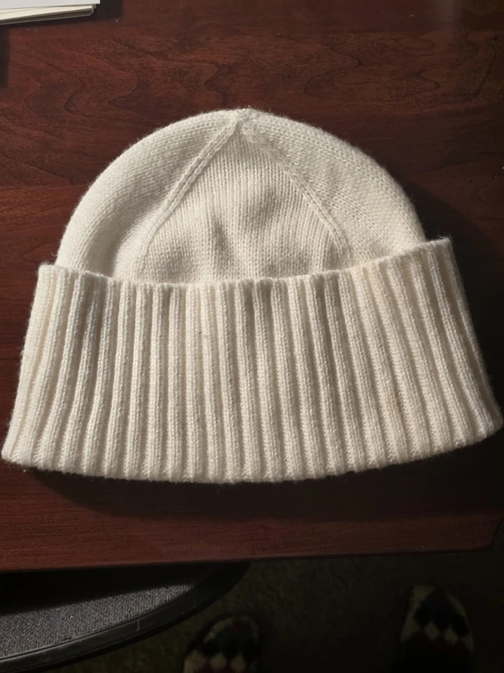 Gorro Kate Spade crema con lazo Foto 2 de 4