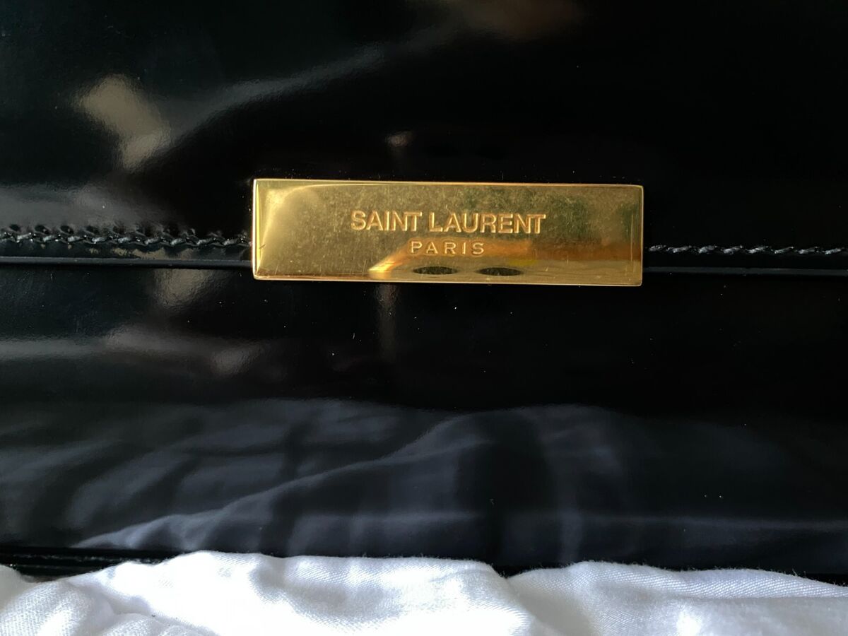 $1,250 Saint Laurent 90s Bag In Black Patent Leather YSL $1,250 Saint Laurent 90s Bag In Black Patent Leather YSL
