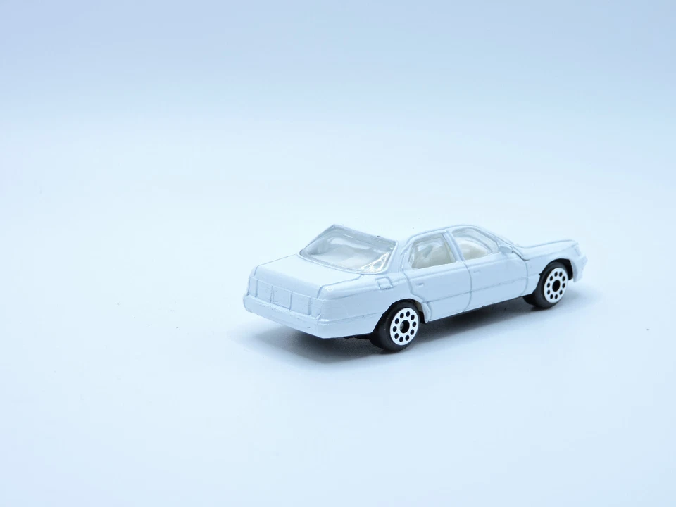 Zee/Zylmex D114 Toyota Celsior (Lexus LS 400) blanco sedán escala 1/64 suelto Foto 4 de 4