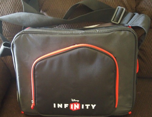 DISNEY Infinity Xbox 360 Game Bag 17 Figures 25 Power Disc Lot CARS MONSTERS - Picture 2 of 9