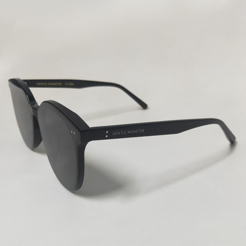 Gentle Monster Sunglasses Solo 01 Oversized Round Fra… Gem