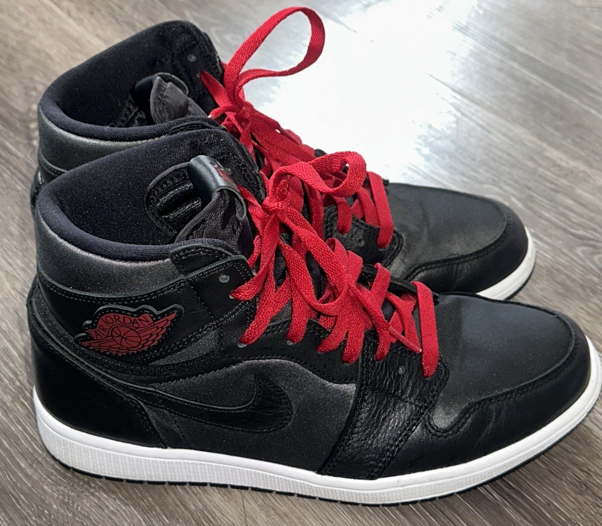 Size 9 - Air Jordan 1 Retro OG High Black Gym Red. PRE-OWNED 