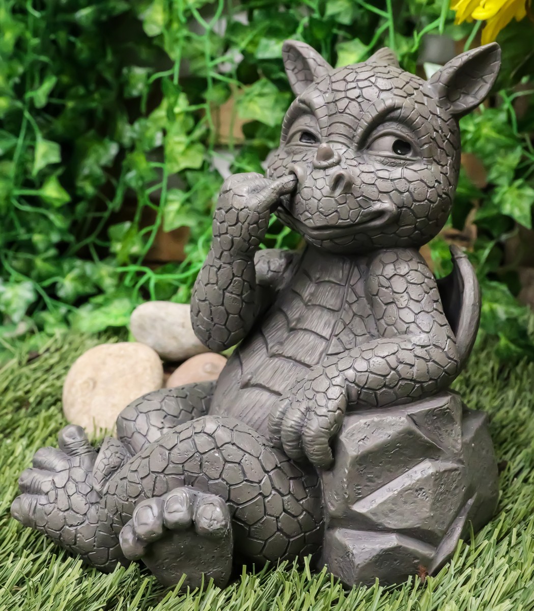 置物 Gwindel Whimsical Bad Habit Garden Dragon Picking Nose Statue Fantasy