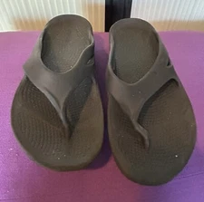 OOFOS Mens 8 Wm 6 OOriginal Sandal Black Flip Flops Comfort Recovery EU 39