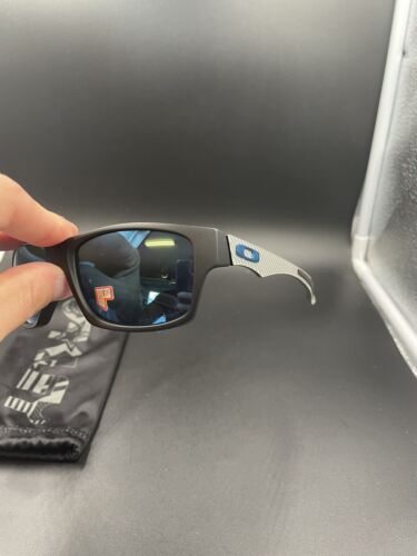 Oakley Jupiter Carbon Matte Black w/ Ice Iridium Polarized Lenses