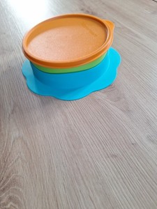 Tupperware Kinderteller 500 ml mit Unterlage rutschfest (Mikrowelle-geeignet)