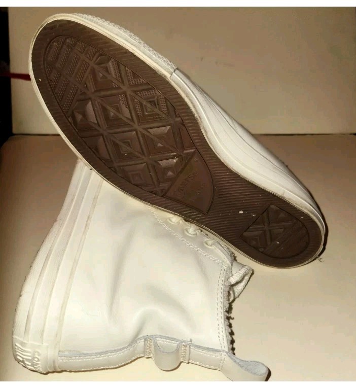 Converse Women Shoes Size 9 High Top Leather White Fuzzy Sneakers AO42476 Chuck  thumbnail 10