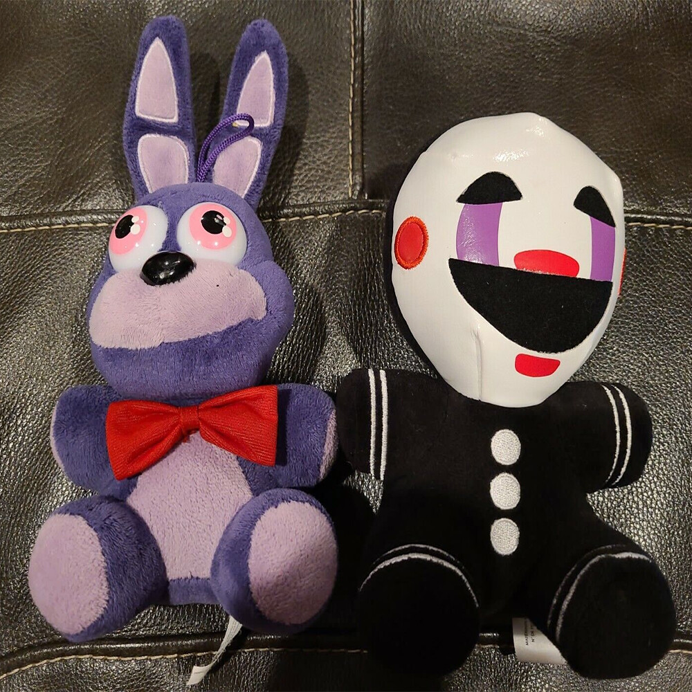 2PCS FNAF Five Nights at Freddy's Bonnie and Puppet 8