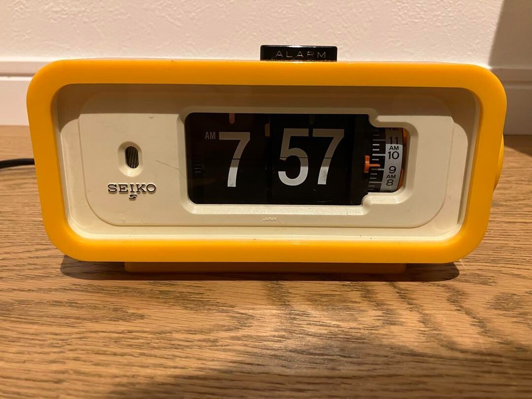 SEIKO Flip Digital Clock DP666T / Marbled Yellow / Retro