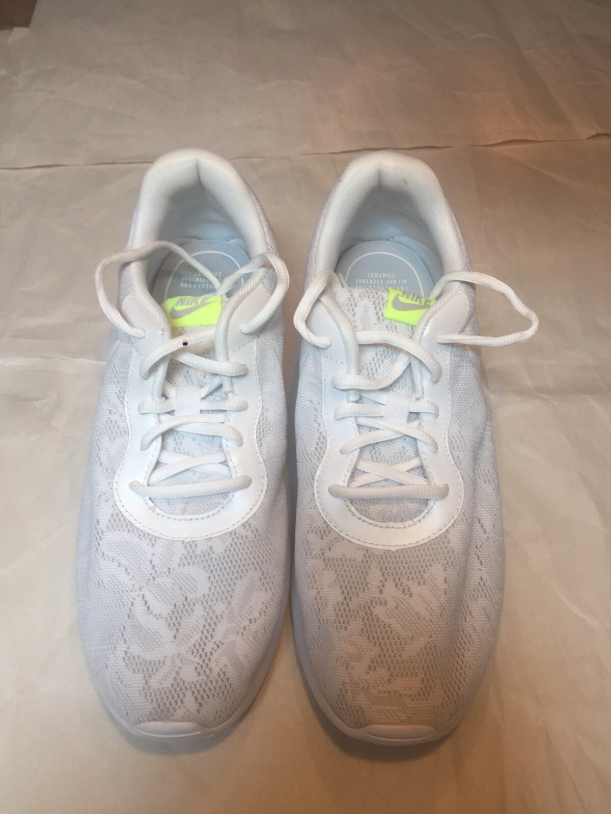 nike tanjun eng white