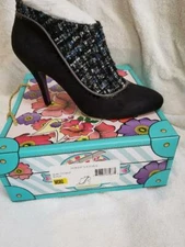 Poetic Licence Glad Tidings Black Size US M080