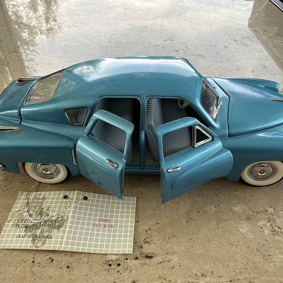 Литой автомобиль Franklin Mint 1948 Tucker Torpedo Waltz синий 1:24 ОТДЕЛЬНО без коробки - Изображение 2 из 4