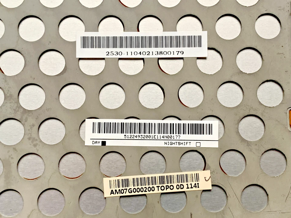 ✔️Cubierta Trasera LCD HP EliteBook 8540p con Antena Wifi AM07G000200 DC33000JY30 Foto 3 de 4