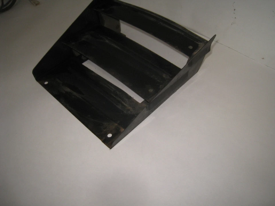 1979 YAMAHA EXCEL V EC540 LEFT HOOD GRILL LOUVER - Image 3 of 4