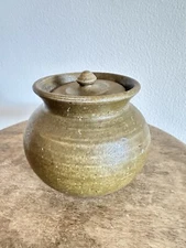 Jugtown Frogskin Green Lidded Canister 4.5"H x 5"W North Carolina Seagrove