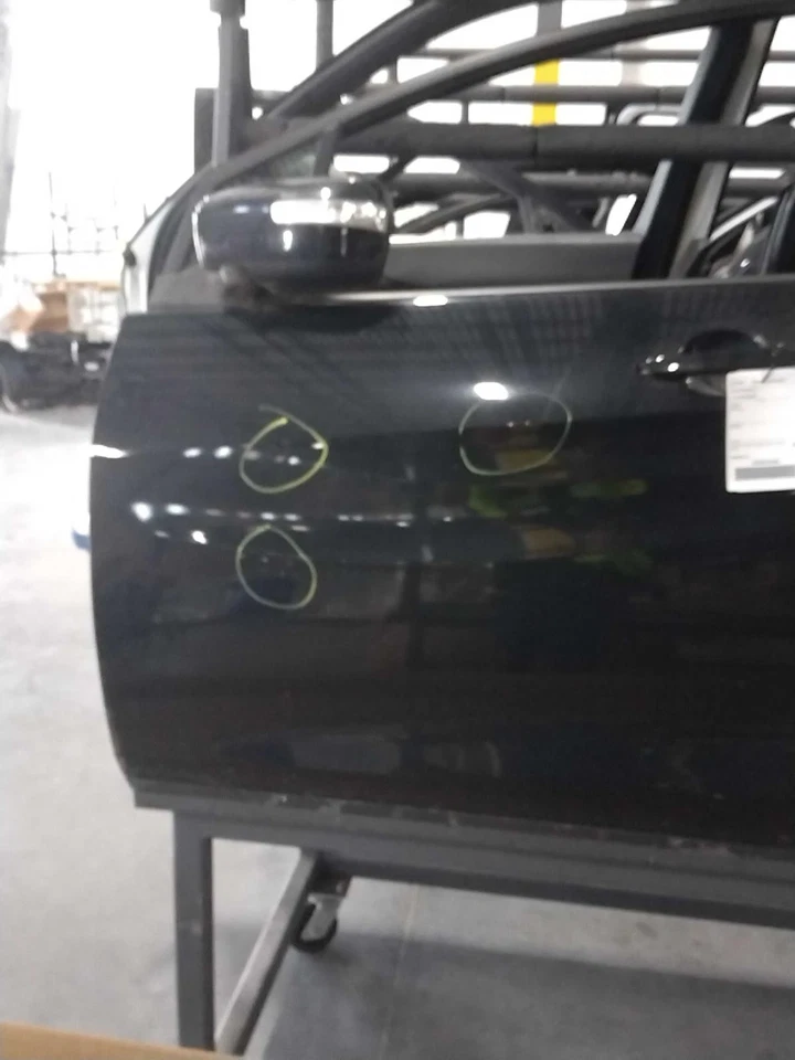 Mazda 2014 5 puertas izquierdas negro usado pieza OEM con abolladura, 129 k millas Foto 2 de 3