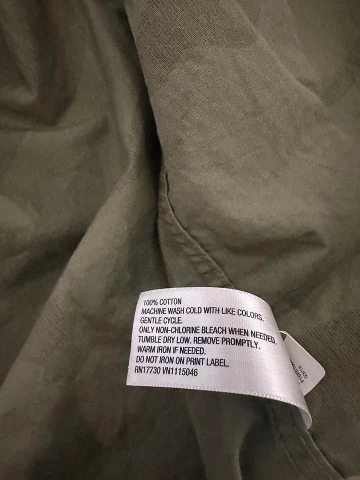 Mossimo SP Verde Camuflaje Camuflaje Clásico Camisa Abotonada con Ajuste Relajado Foto 4 de 4