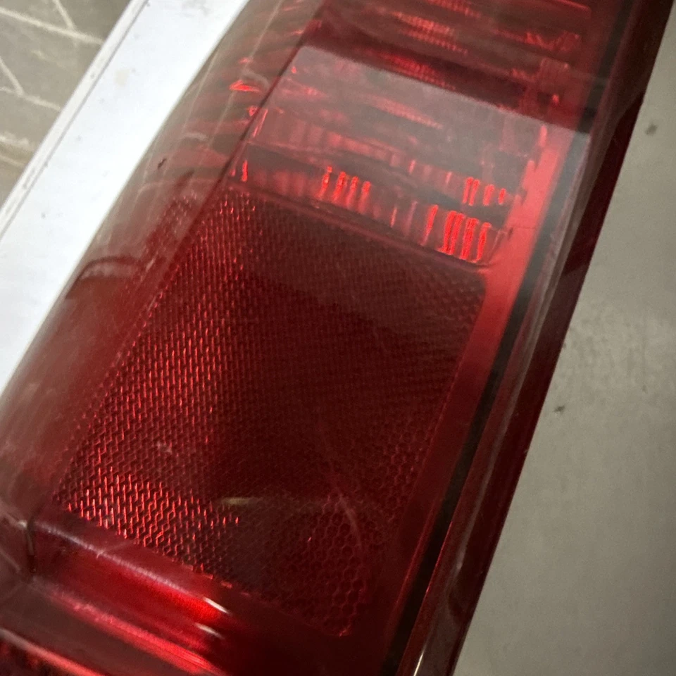 Luces traseras Dodge Nitro 2007-11 Foto 2 de 4