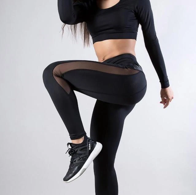 Ropa deportiva de moda. Estilo deportivo. Mujer fitness usar ropa