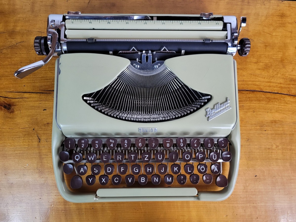 COLLECTIBLE TYPEWRITER GROMA KOLIBRI BRILLANT NECKERMANN - NO RISK