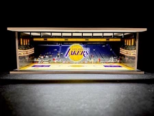 LA Lakers Shop Theme 1:64 Model Car Diorama Garage + LED Lighting FOR Hot Wheels