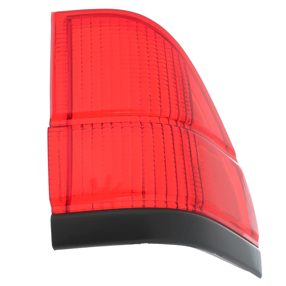 GENUINE FORD MERCURY Topaz 1985-1986 Outer Tail Lamp Lens RH Side E66Y-13450-B - Image 2 of 4