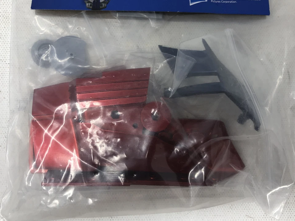 Fanhome Build Step By Step Your Transformers Optimus Prime - Issue 69 - Image 4 of 4