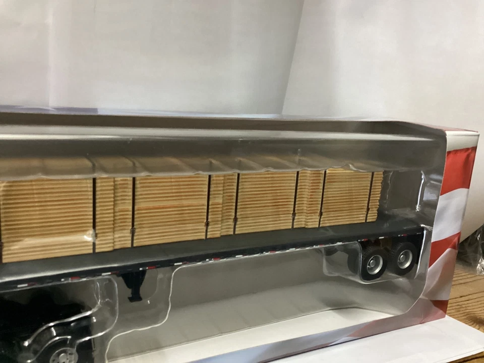 camion americani  MACK VISION 2002 1/43 die-cast  ALTAYA - Immagine 4 di 4