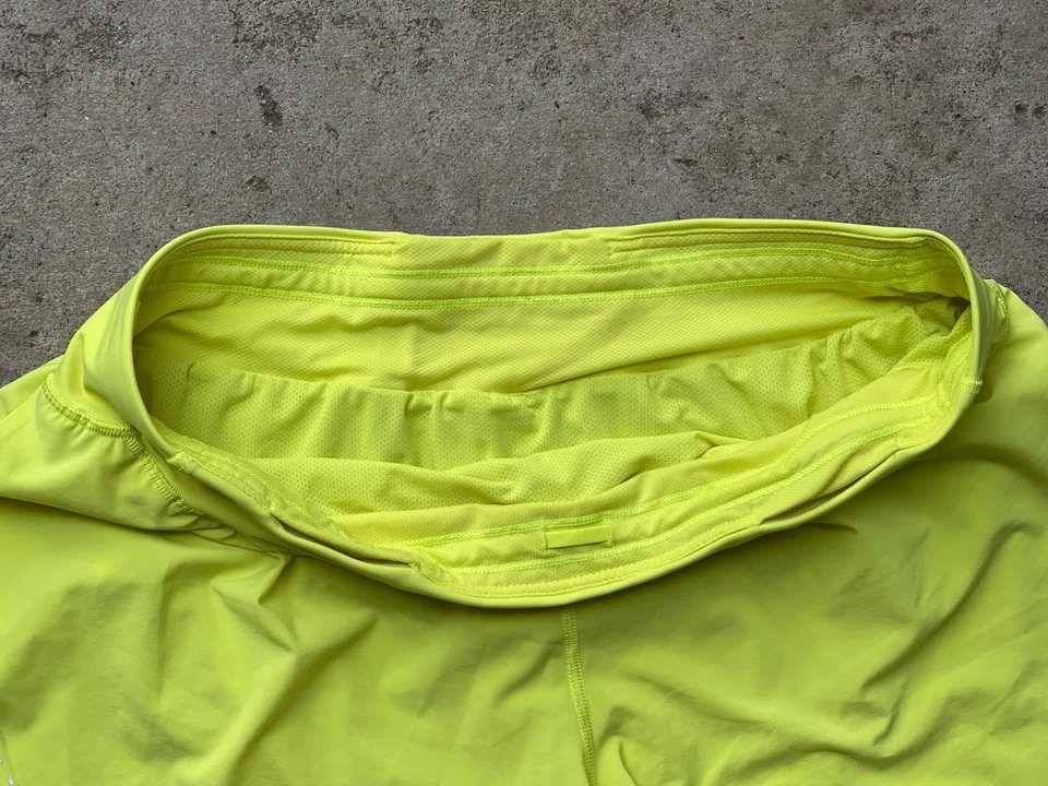 Lululemon Fast Free Reflectante Alto Tiro Clásico Corto 3" Eléctrico Limón Talla 14 Foto 2 de 4