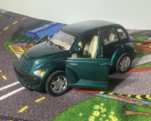 2001 SAICO Chrysler PT CRUISERS 1/34 Scale GREEN Opening Doors No.DP5019 - Picture 4 of 8