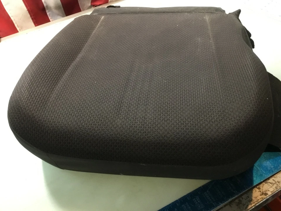 08-10 Scion Xb Front Right Cloth Manual Seat Lower Bottom Cushion E — 第 2/4 张图片