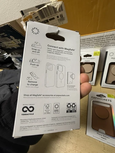 PopSockets Magnetic Phone Wallet + MagSafe MS CLAY CLY - Picture 5 of 9