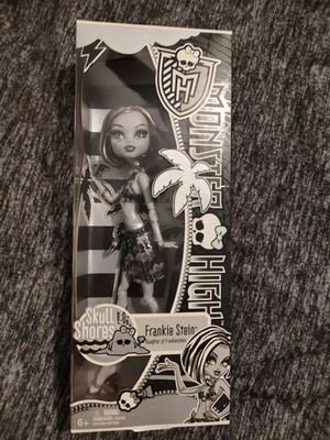MONSTER HIGH (Frankie Stein) *SKULL SHORES *BLACK & WHITE* mattel doll NIB 2011