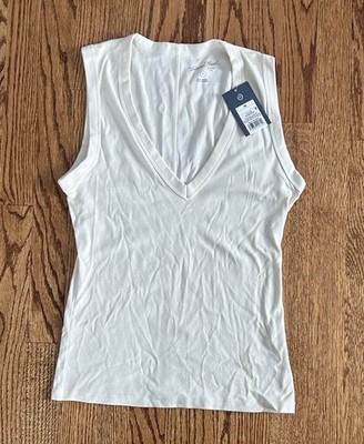*NWT* Women s Universal Thread V-Neck Tank Top Size Medium 