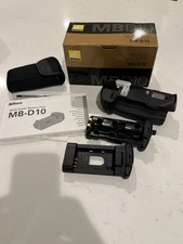 Nikon MB-D10 Multi Power Battery Pack W Holders Case. NEW IN BOX.