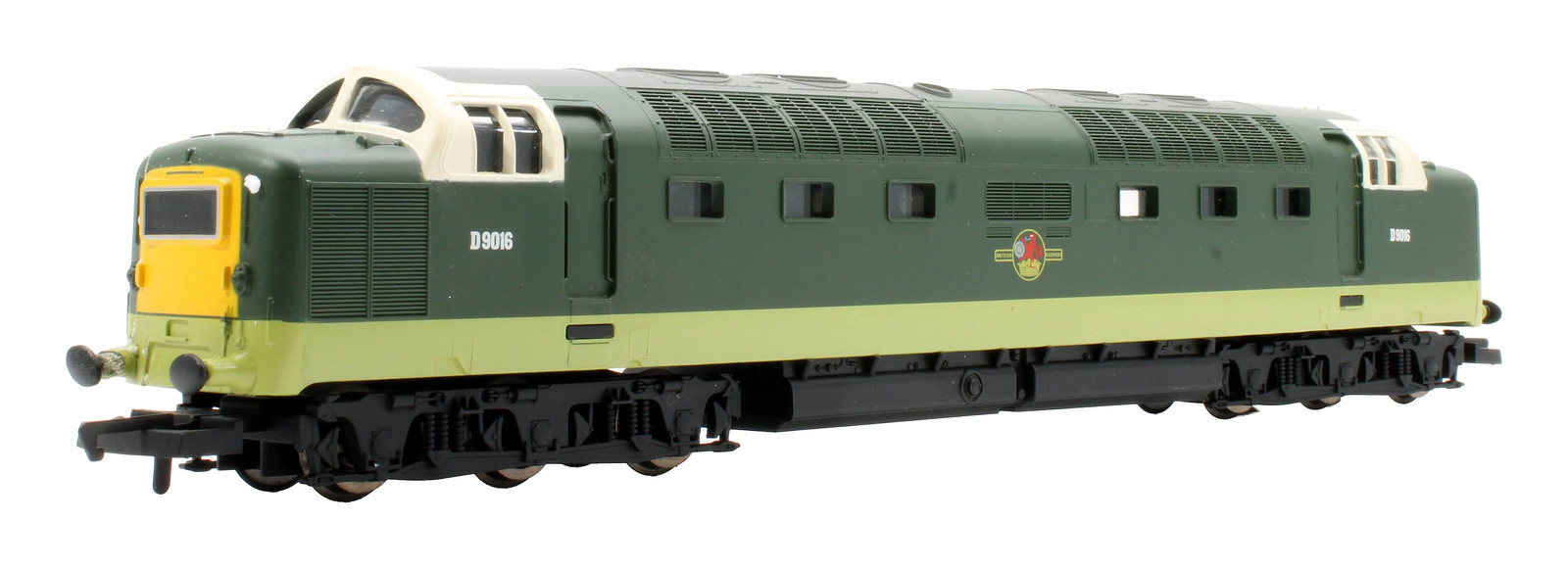 HORNBY 'OO GAUGE' R3497 BR GREEN CLASS 55 DELTIC D9016 DIESEL LOCOMOTIVE