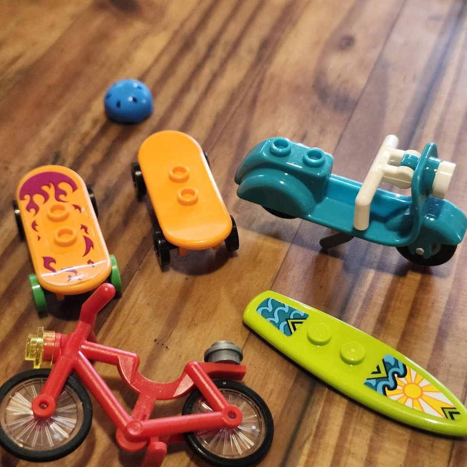 10 LEGO Bicicleta Bicicleta Monopatín Scooter Motocicleta Tabla de Surf Silla de Ruedas Ciudad Foto 3 de 4