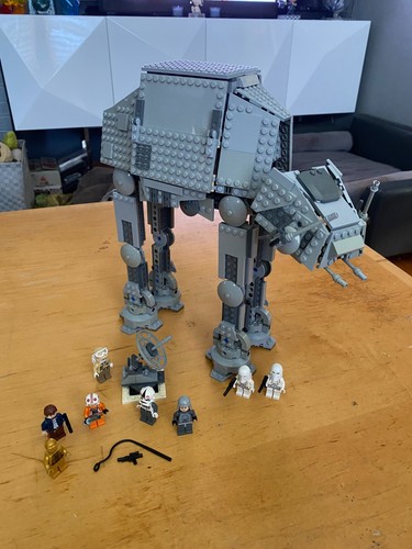 LEGO Star Wars 8129 At-At Walker (2010) 100% komplette Minifiguren + Anleitung