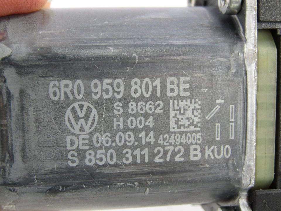 Motor Volkswagen VW Beetle 2 portas janela dianteira esquerda 2013-2015 6RO-959-801-BE FABRICANTE DE EQUIPAMENTO ORIGINAL - Imagem 3 de 4