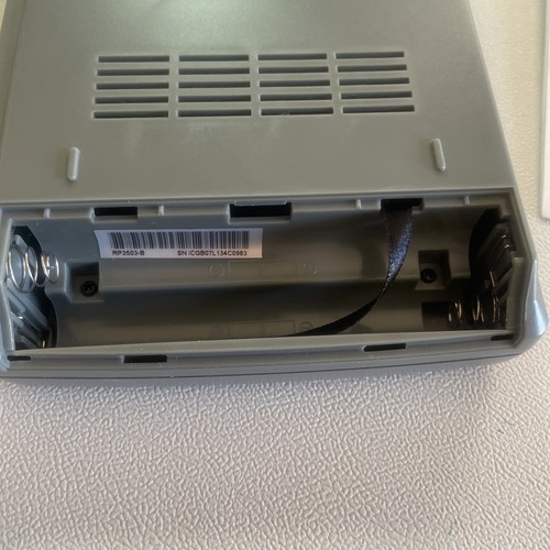 RCA RP3503 Personal Portable Cassette Recorder Player w/ Mic + Power Adapter - Picture 12 of 12