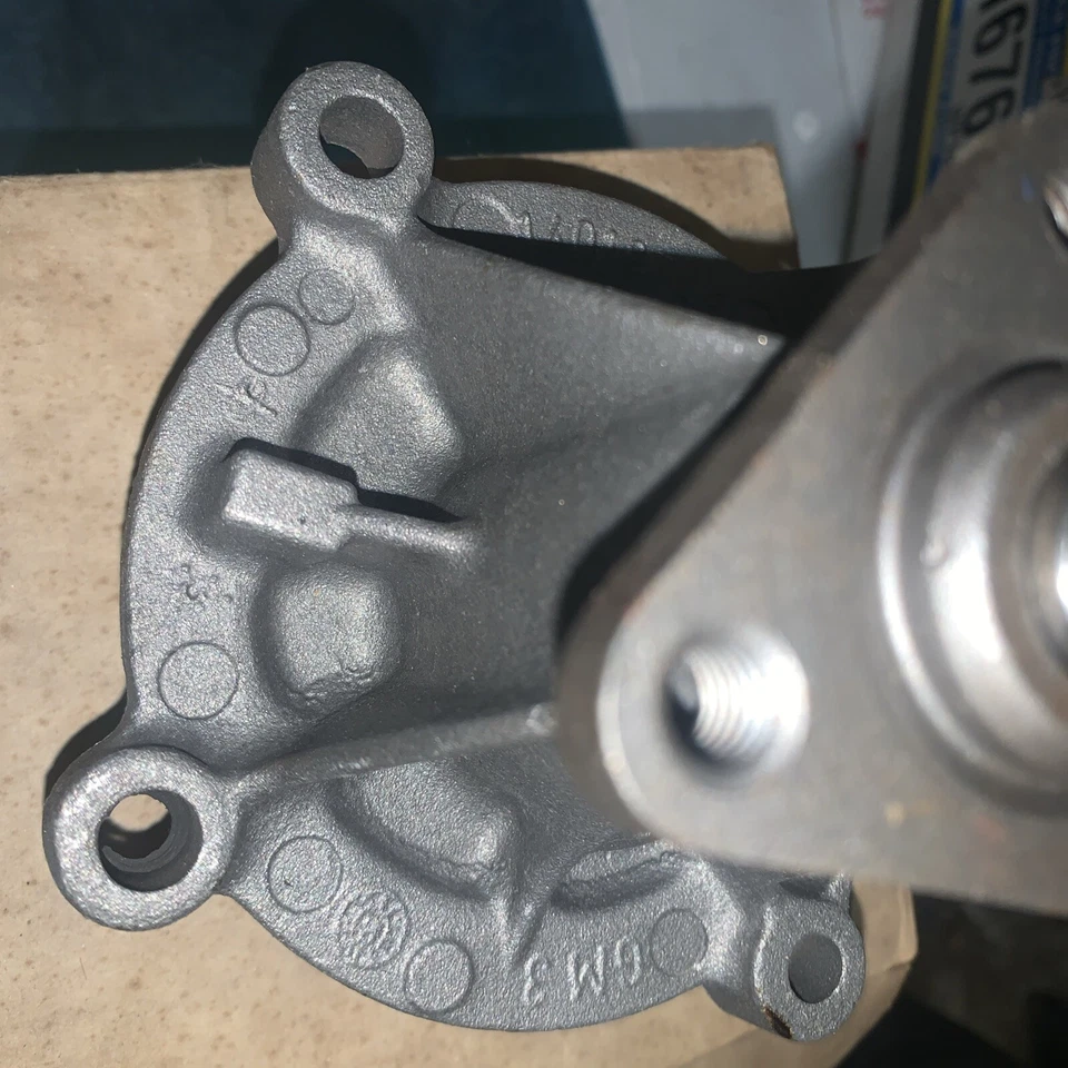 Bomba de agua GM 14018746 Cadillac Cimarron NORS Foto 4 de 4