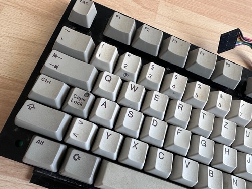 Clavier HI-TEK pour AMIGA 500 & A500 / ROUGE-VERT, légèrement défectueux #02 25 - Photo 4 sur 9