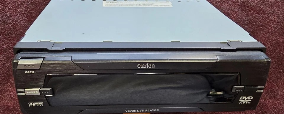 Clarion VS735 IN-DASH DVD Player * NEW IN OEM BOX WITH ALL ACCESSORIES * - Image 2 of 4