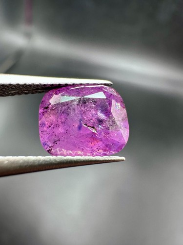 2.8 Ct Natural Pink Sapphire – Cushion Cut, Vivid Color, Untreated Gemstone - Picture 5 of 12