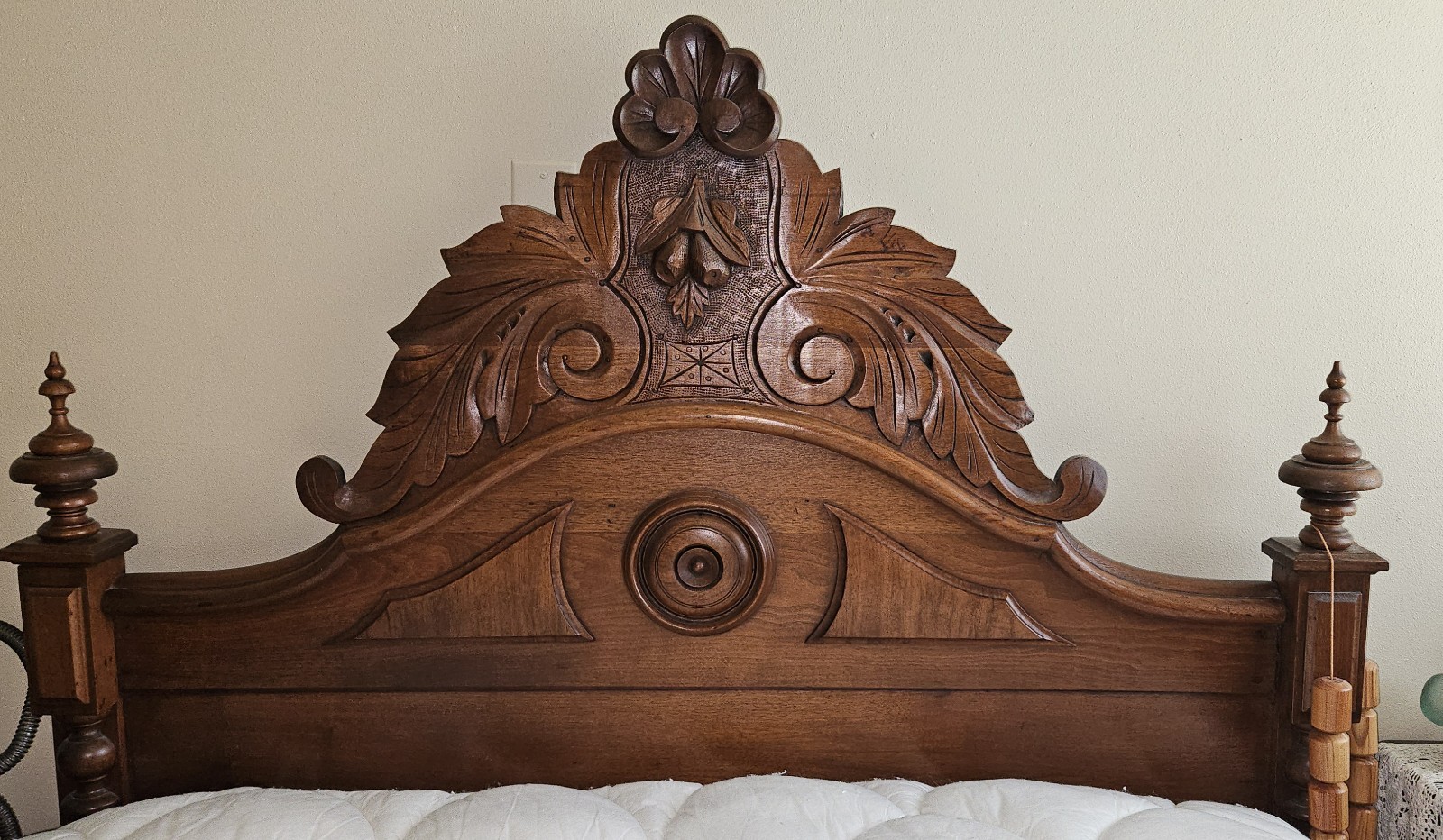Antique Renaissance Revival Carved Walnut Full Size Bed (Cir