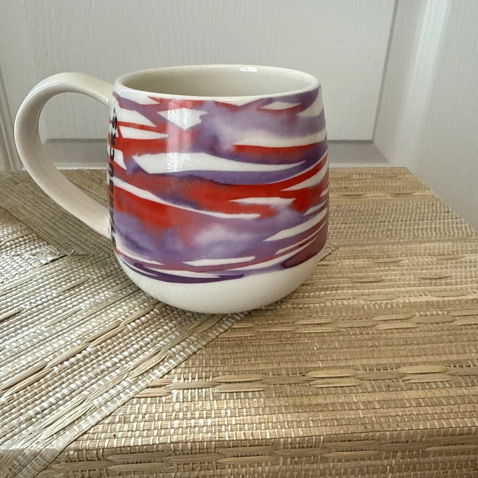 Caneca Starbucks Artist Series 2016 vermelha roxa abstrata 12 oz pincelada - Imagem 3 de 4