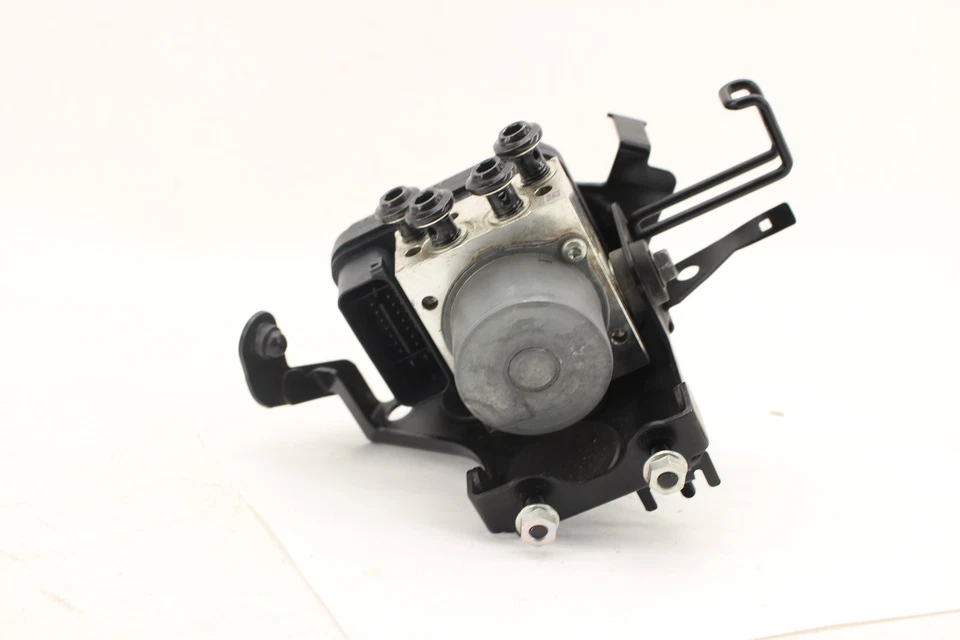 MÓDULO UNIDAD BOMBA ABS YAMAHA XSR700 OEM 2024 Foto 2 de 4