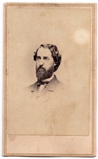 ANTIQUE CDV CIRCA 1860s D.B. SPOONER HANDSOME BEARDED MAN IN SUIT SPRINGFIELD MA