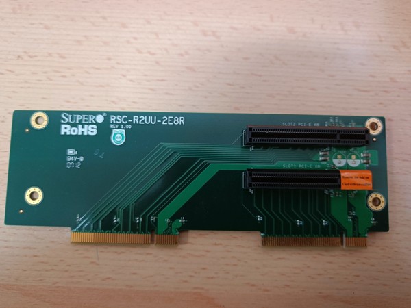RSC-R2UU-2E8R Supermicro RISER CARD 2U 2 SLOTS PCIEX8 LADO DERECHO
