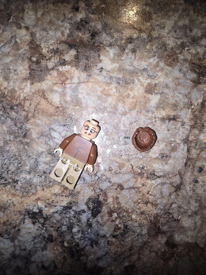 Minifigura Lego Commissioner Gordon 76120 Batman II Super Heroes Foto 3 de 4